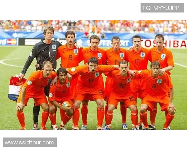 足球传奇退役合影珍藏瞬间回顾昔日辉煌与友谊的永恒印记