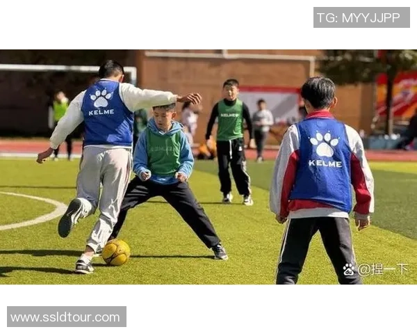 董磊足球之路:从青涩少年到职业球员的成长故事与奋斗历程 董磊足球之路:从青涩少年到职业球员的成长故事与奋斗历程